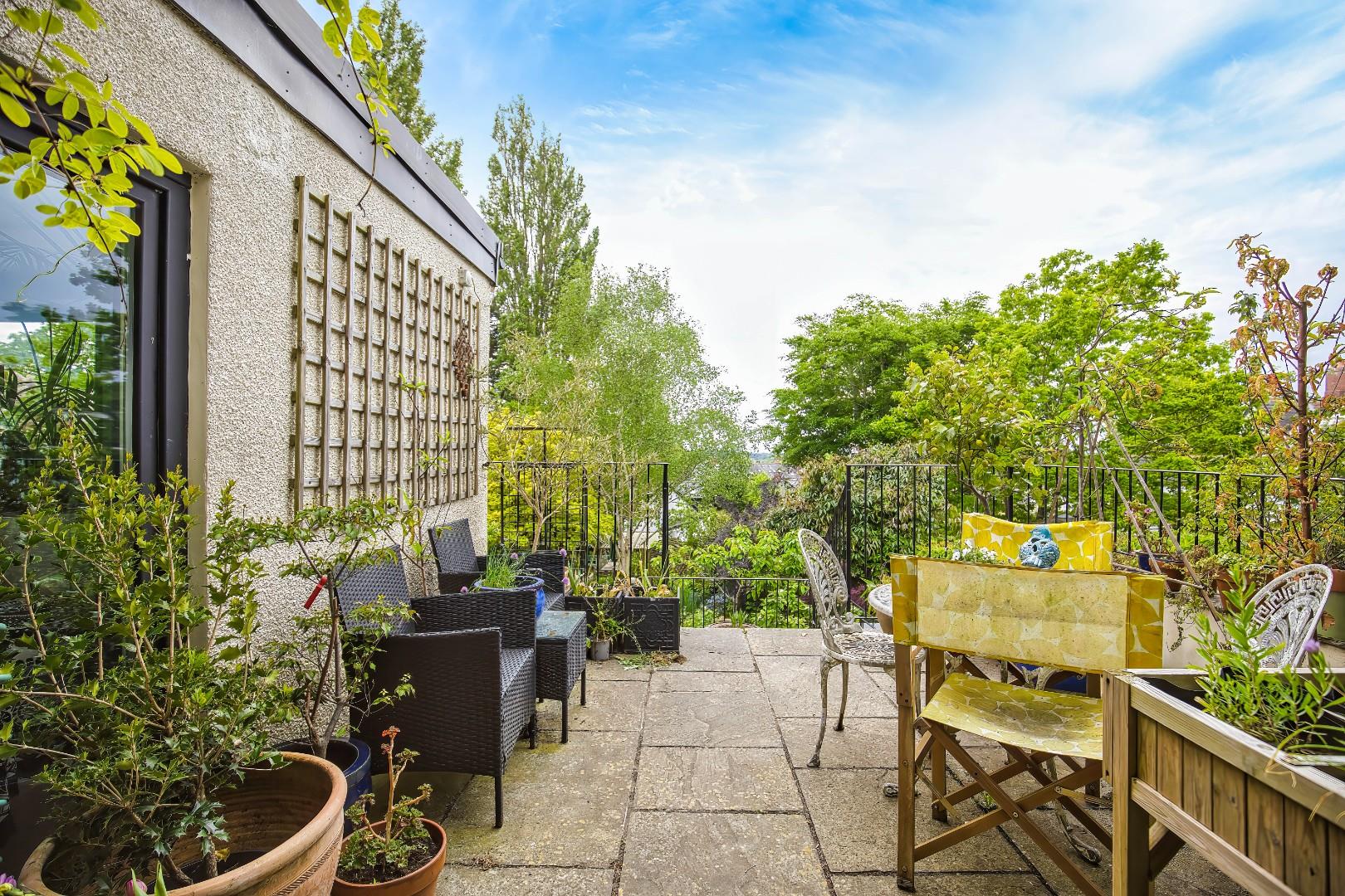 8 Church Place South, Penarth, CF64 1BA